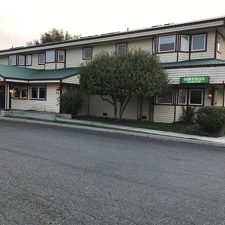 Nirvana Inn & Grill 埃伦斯堡 外观 照片