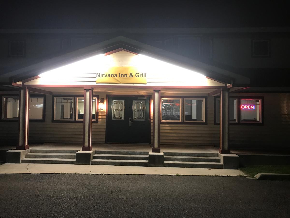 Nirvana Inn & Grill 埃伦斯堡 外观 照片