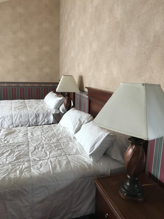 Nirvana Inn & Grill 埃伦斯堡 外观 照片