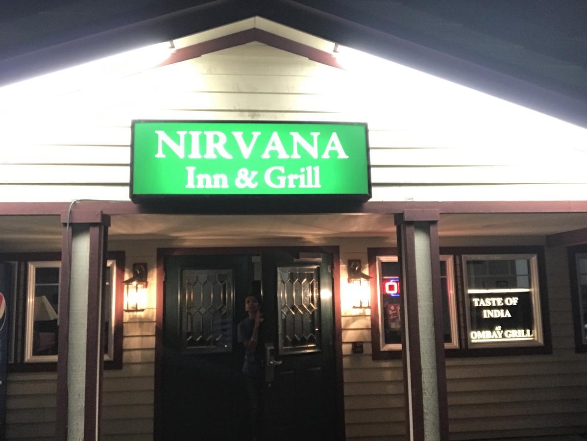 Nirvana Inn & Grill 埃伦斯堡 外观 照片